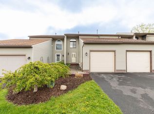 111 Lookout Cir, Syracuse, NY 13209