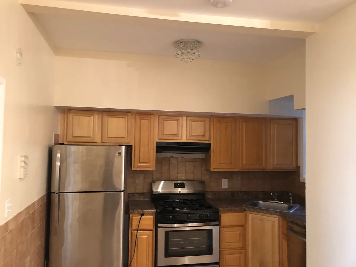 Building Photo - 214 48th St