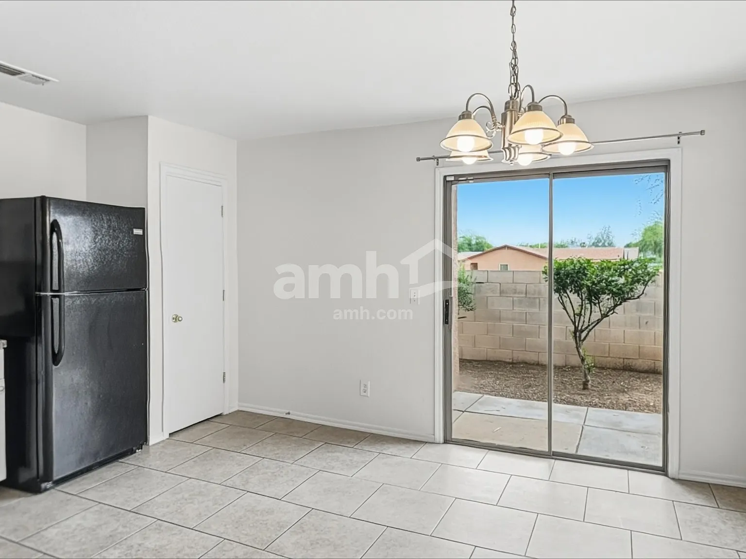 4 bed, 2.0 bath, 1413 sqft, $1,695 — Photo 4
