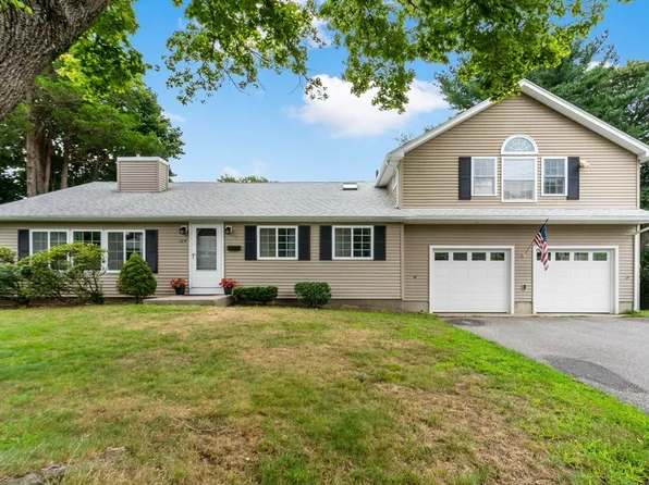 124 Watuppa Ave, Somerset, MA 02726
