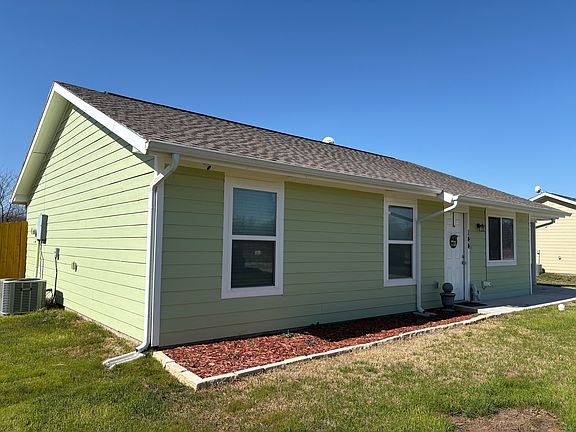 3rd image of 144 Bridlewood Ln
