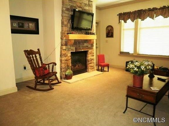 4th image of 1564 Country Club Dr #B102