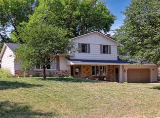 1020 W River Pkwy, Champlin, MN 55316