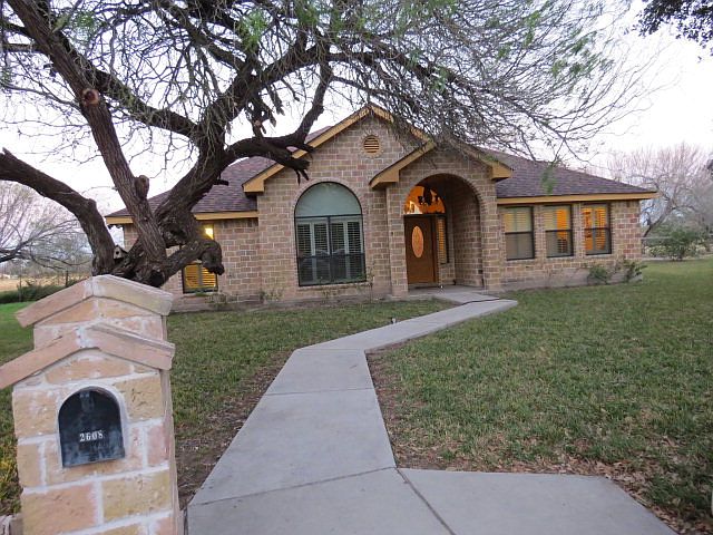 1st image of 2608 Canterbury Dr