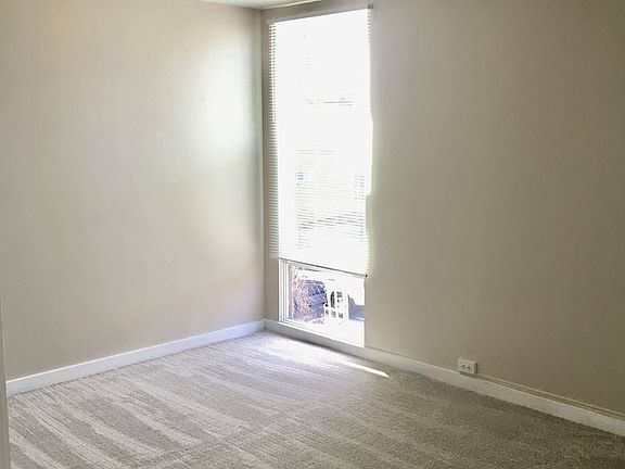 3rd image of 1727 University Ave #6973155