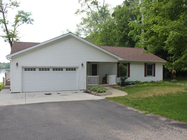 11045 Silver Lake Rd, Byron, MI 48418