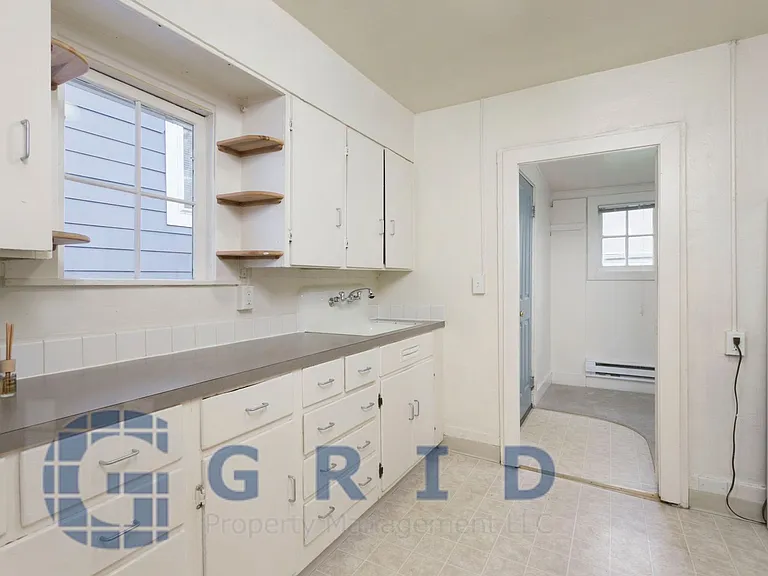 3929 N Albina Ave — Photo 8