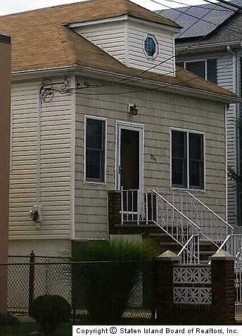 1st image of 204 Kensington Ave