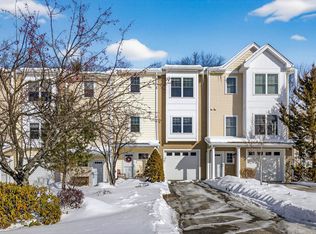 63 Woodview Way, Manchester, NH 03102