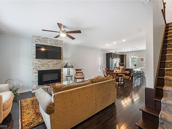 5th image of 21 Atterbury Blvd