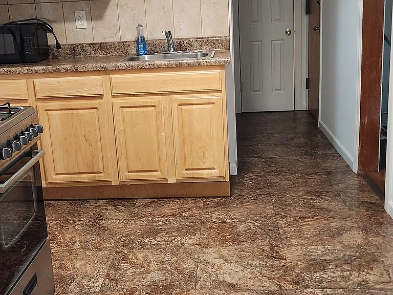 424 50th St #6 — Photo 3