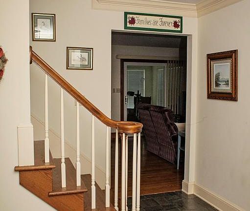 4th image of 2401 Dressler Dr