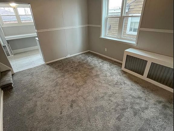 5th image of 536 Taylor St