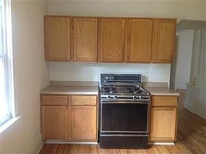 2nd image of 1328 Elm St #1