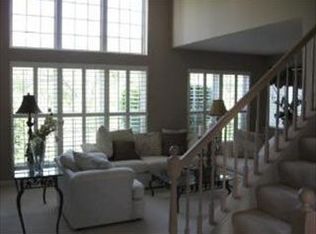 983 Willow St, Itasca, IL 60143