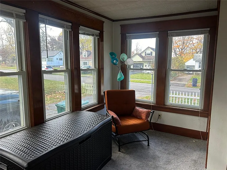 125 Windsor Rd — Photo 14