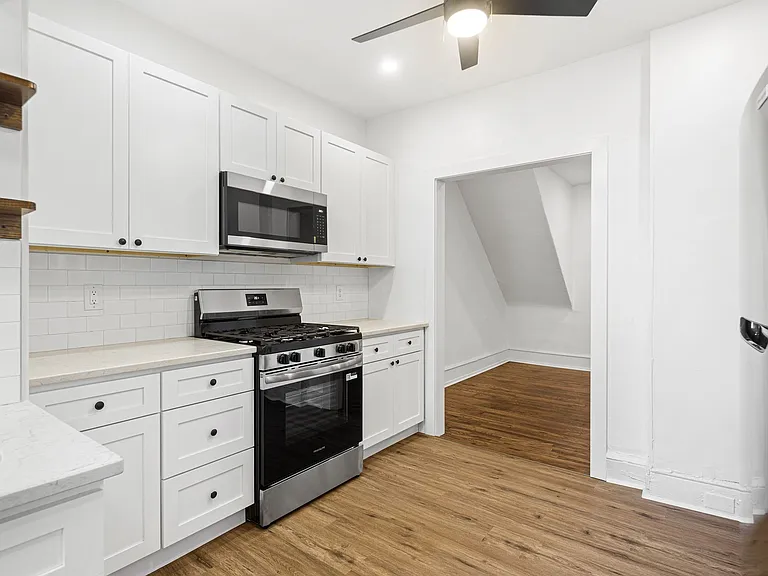 1329 S Lindenwood St — Photo 2