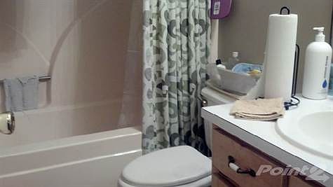 658 Ridgewood - Bathroom