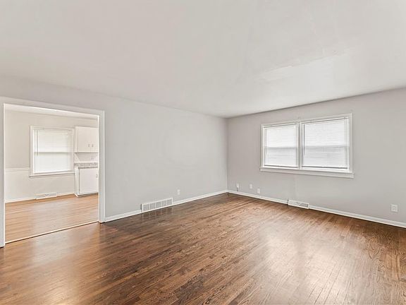 5th image of 1202 E Hayward Ave