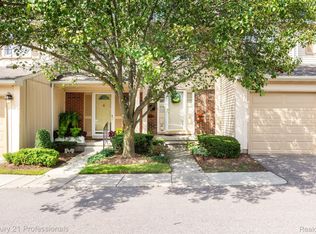 1478 Brentwood Dr, Troy, MI 48098