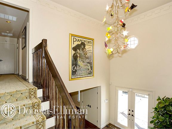 2nd image of 22 Wildwood Dr