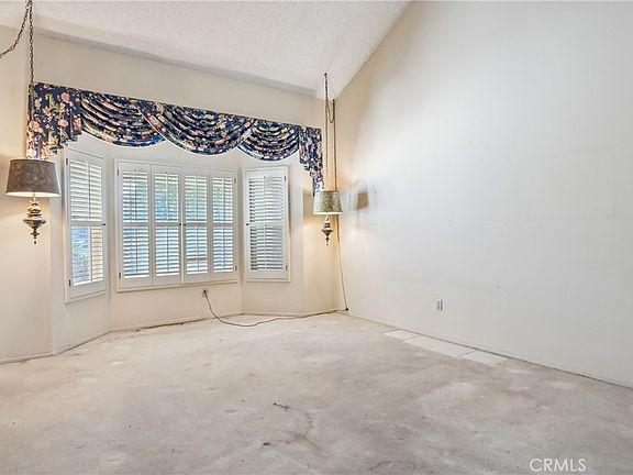 3rd image of 20259 Ingomar St