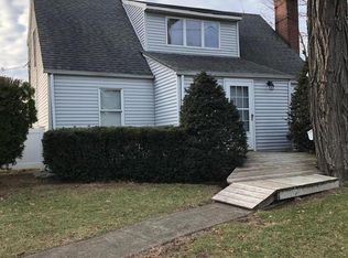 537 Hicksville Rd, Massapequa, NY 11758