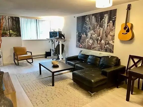 3rd image of 1500 Hornby St #406