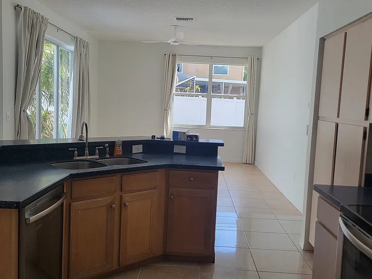 11213 Sailbrooke Dr — Photo 12