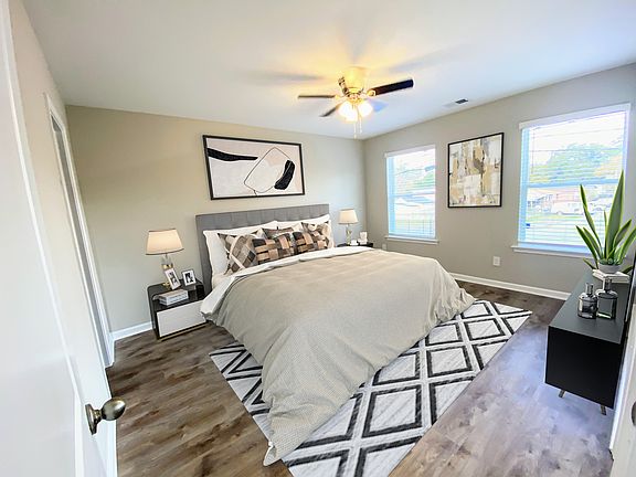 3rd image of 5524 Buskirk Ave #A