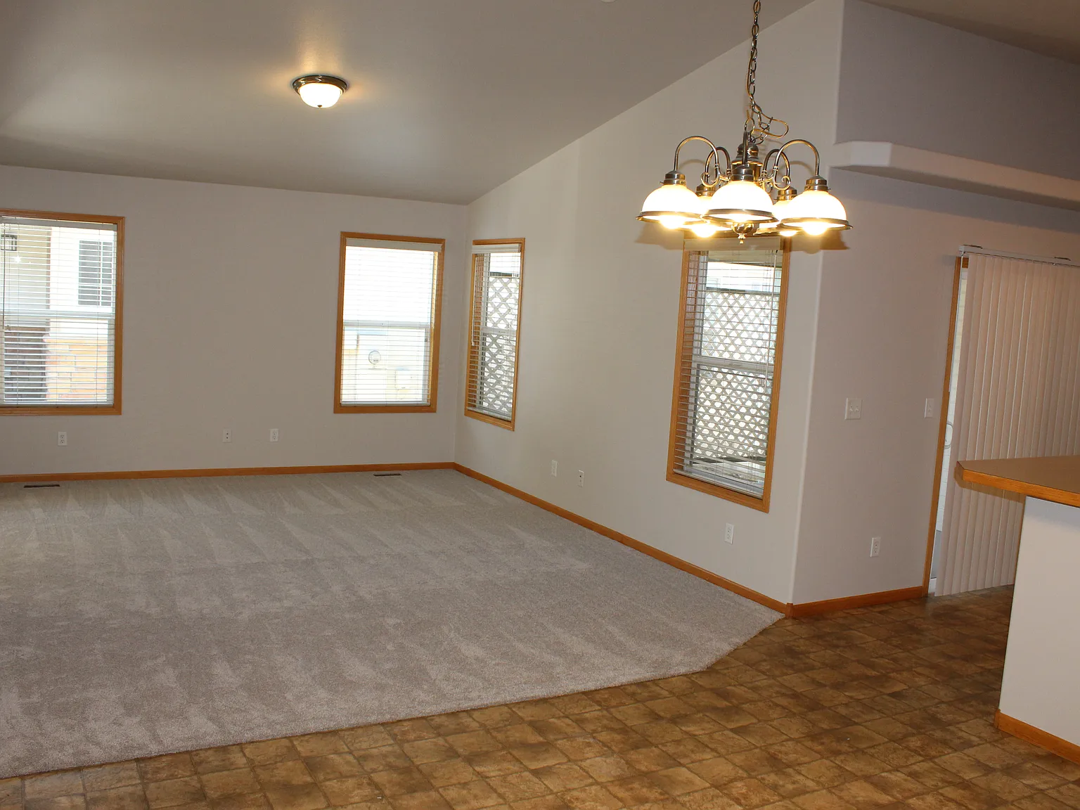 2 bed, 2769 sqft, $2,000 — Photo 2