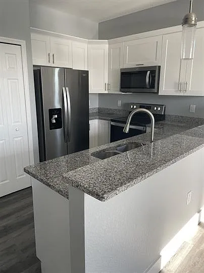 319 Nicholas Parkway West 202 - 202 — Photo 3