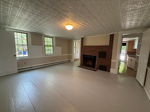 5th image of 30 High St APT 1