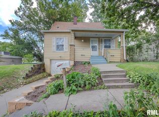 2211 Jersey Ridge Rd, Davenport, IA 52803