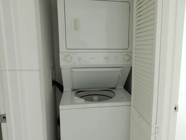 950 Brickell Bay Dr #4508 — Photo 6