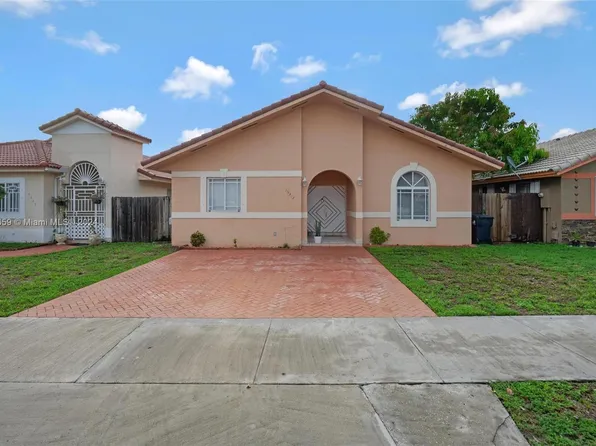 15313 NW 90th Ave, Miami Lakes, FL 33018