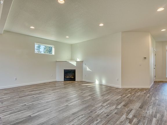 5th image of 2221 NE Brendan Cir