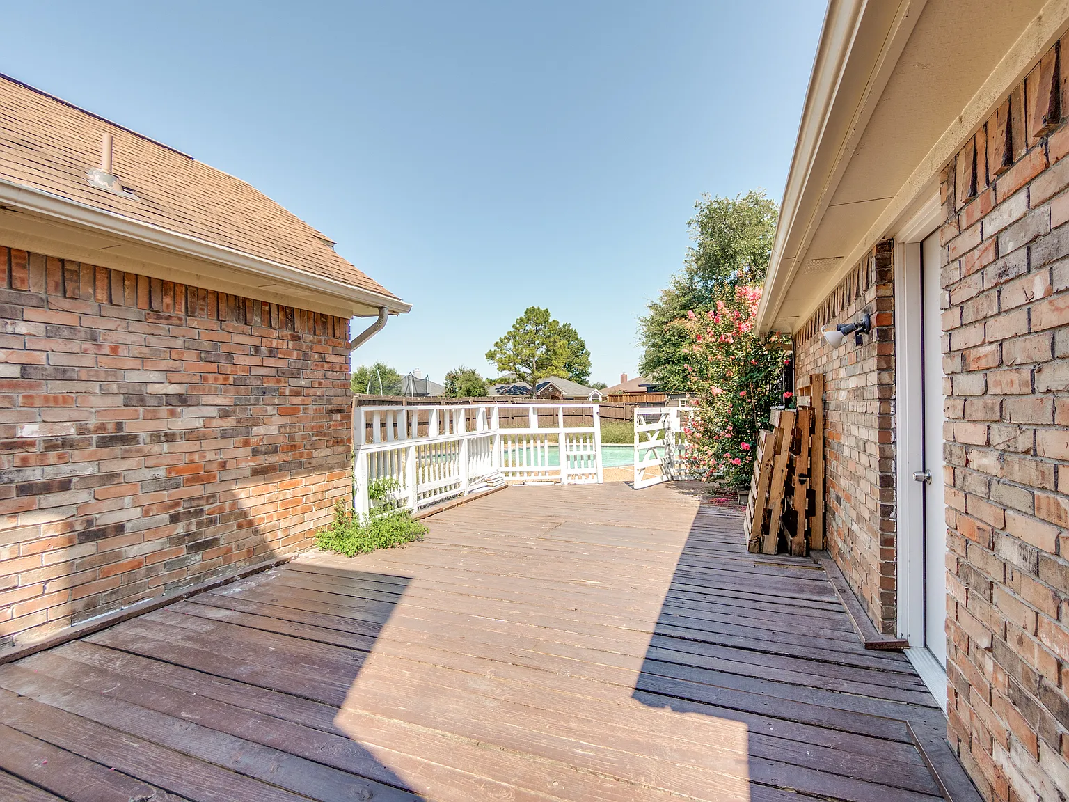 6 bed, 2726 sqft, $4,000 — Photo 4