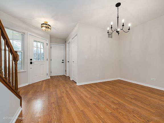 5th image of 1056 Woodhill Ct