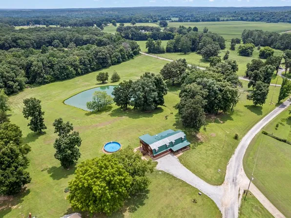 94 Oxford Rd, Holladay, TN 38341