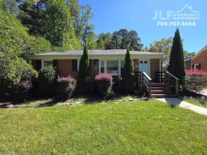3 bed, 2.0 bath, 1324 sqft, $2,495 — Photo 1