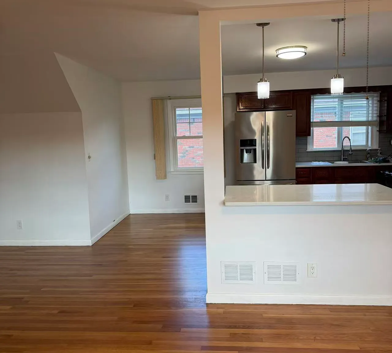 2 bed, 1000 sqft, $2,300 — Photo 3