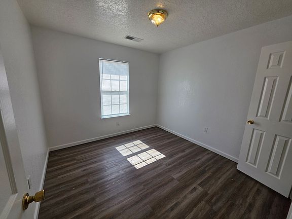4th image of 3101 Palm St