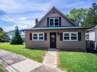406 Broadway St, Irvine, KY 40336