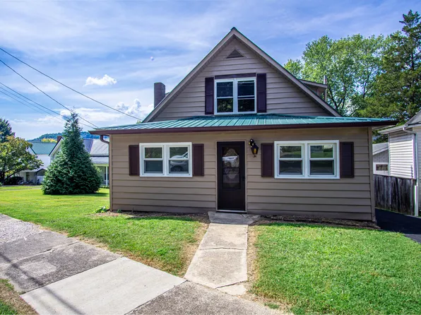 406 Broadway St, Irvine, KY 40336