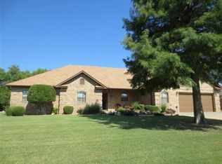 1614 Southern Hills Dr, Ardmore, OK 73401