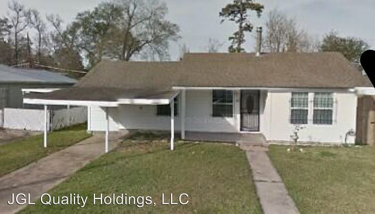 1st image of 10 Putnam Ave