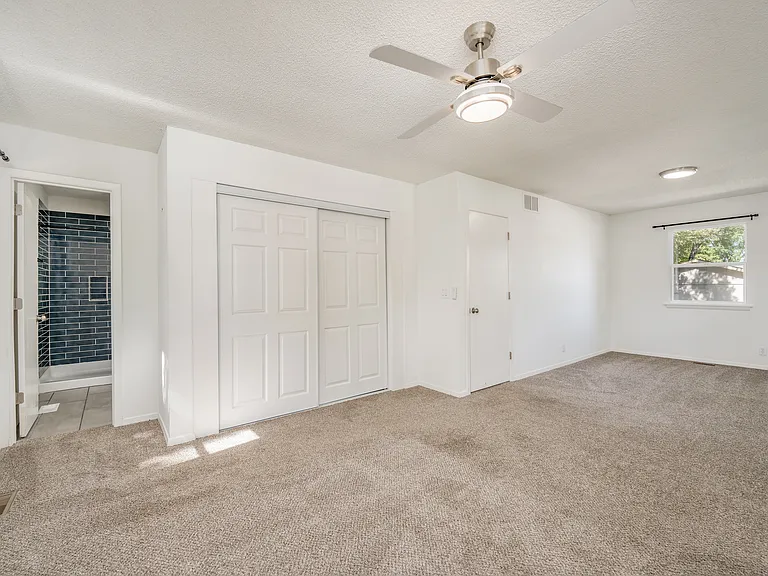 4521 E Norwood Ct — Photo 6