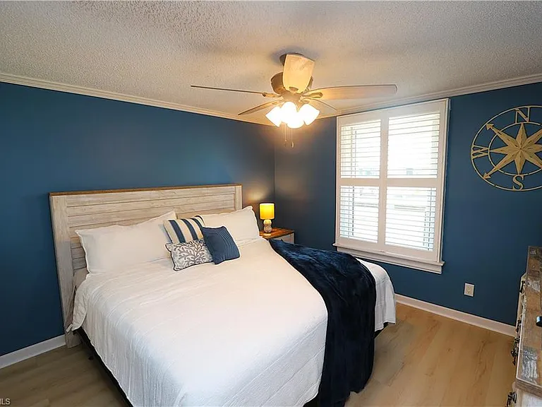 611 Palm Ave #F-30 — Photo 15