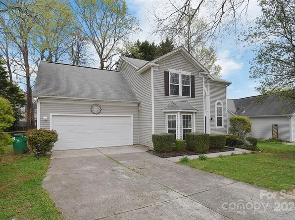 9223 Shenington Pl, Charlotte, NC 28216